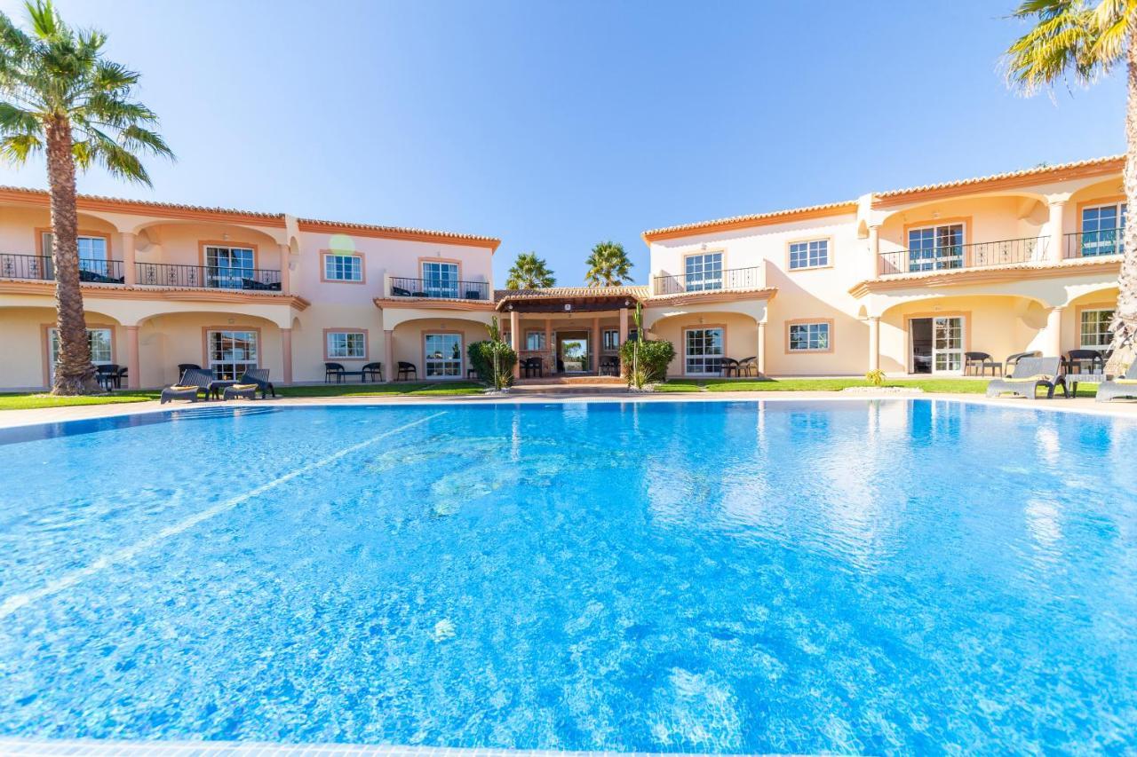 Atalaia Sol Aparthotel - Tennis & Heated Pool In Winter 라고스 외부 사진