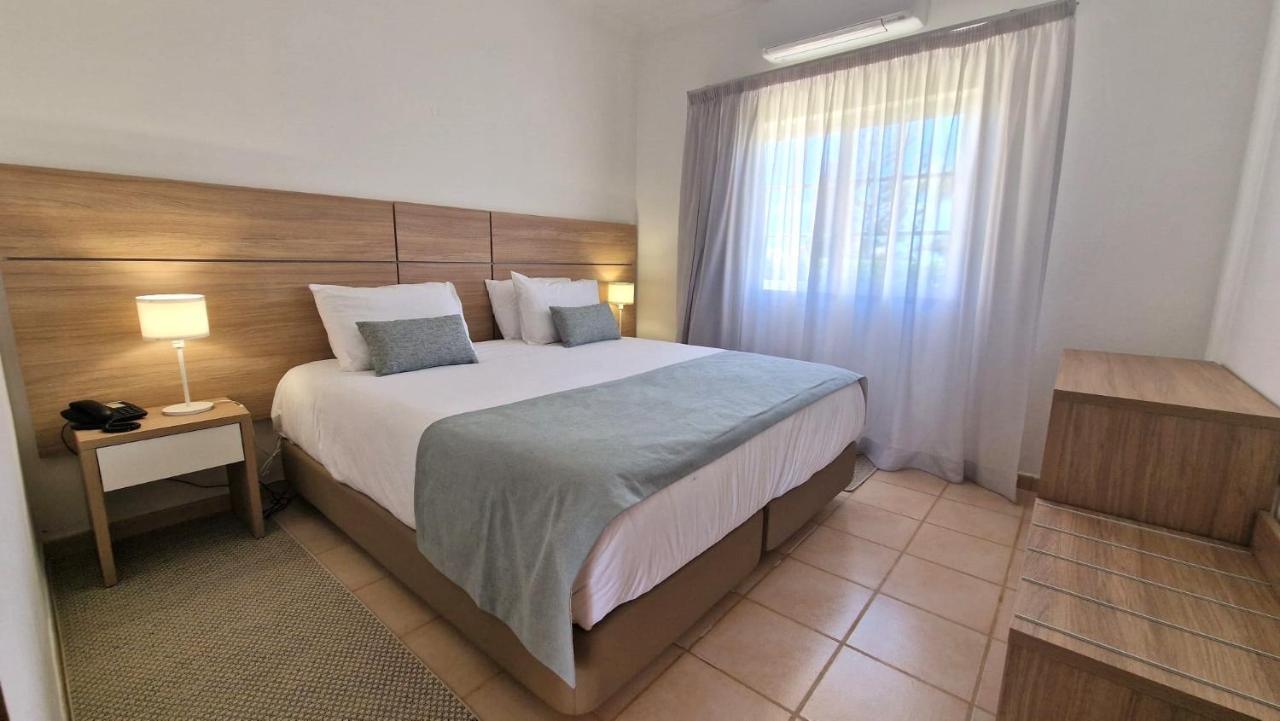 Atalaia Sol Aparthotel - Tennis & Heated Pool In Winter 라고스 외부 사진