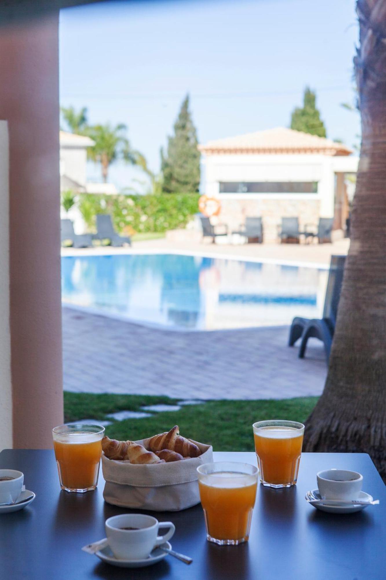 Atalaia Sol Aparthotel - Tennis & Heated Pool In Winter 라고스 외부 사진